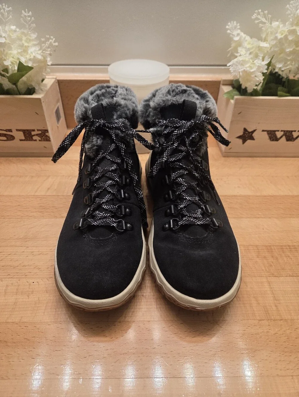 L.L.Bean Women's Day Venture Insulated Boots Black Suede Size 7.5